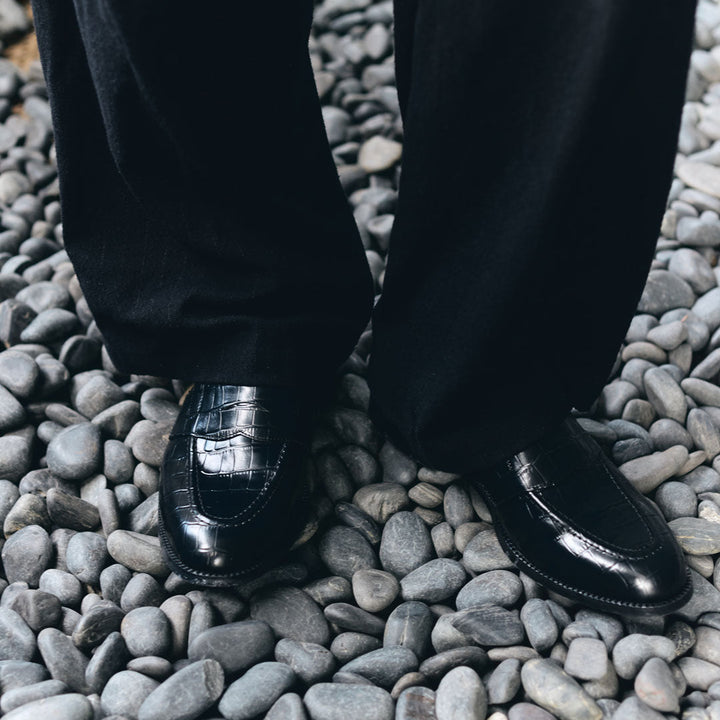 KENFORD MENS EMBOSSED LOAFERS / BLACK CROCODILE