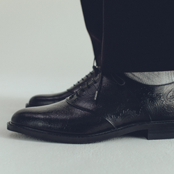 MENS CLASSIC SADDLE / BLACK PAISLEY