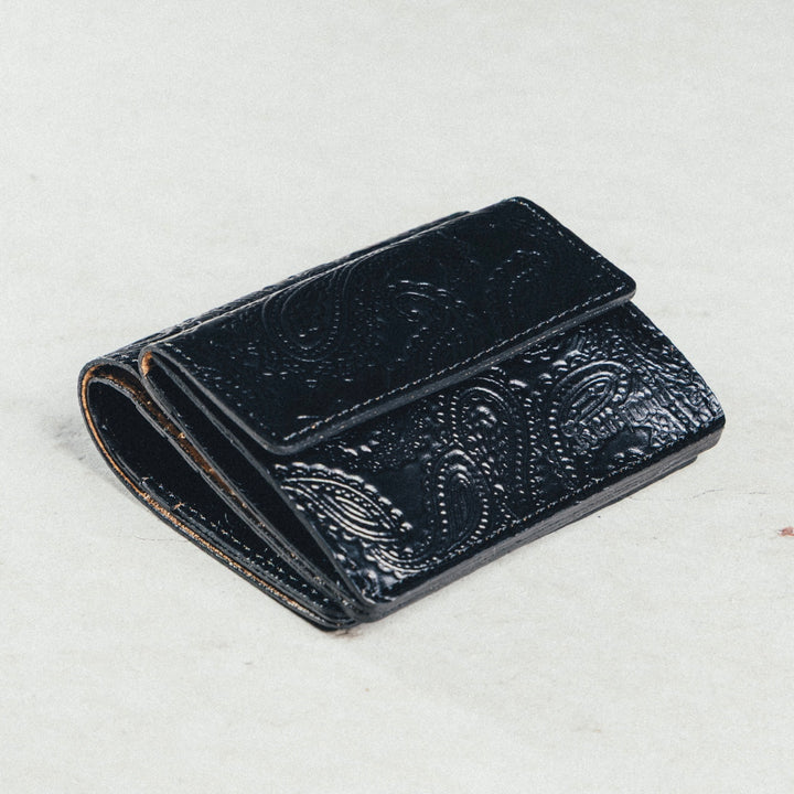 EMBOSSED LEATHER COMPACT WALLET / BLACK PAISLEY