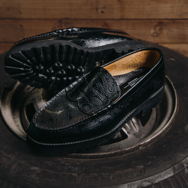 [Sales start on Friday, October 25th at 12:00] MENS TANK SOLE LOAFERS / BLACK PAISLEY