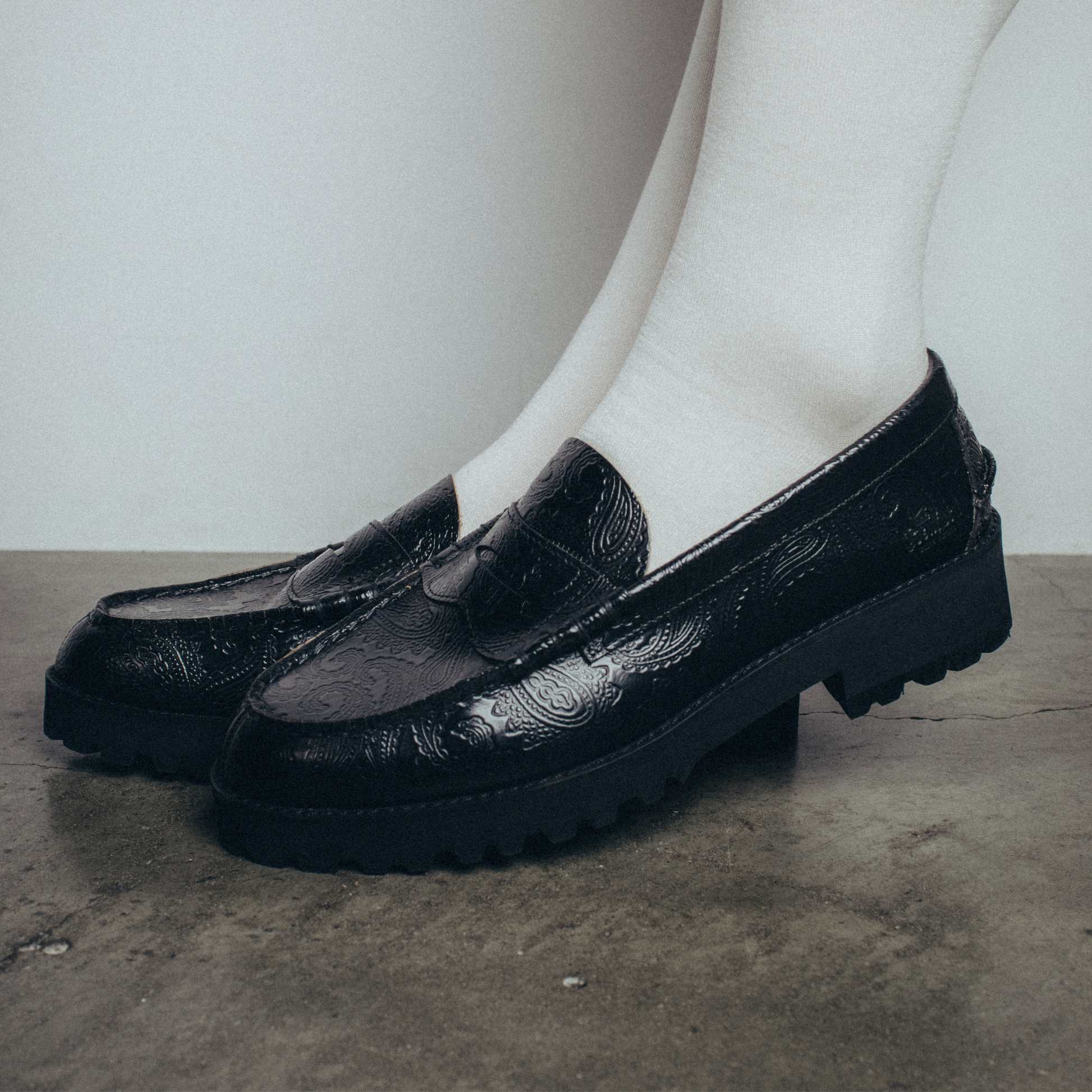 WOMENS PAISLEY TANK SOLE LOAFERS / BLACK PAISLEY – THE KENFORD WOMENS PAISLEY TANK SOLE LOAFERS / BLACK PAISLEY – THE KENFORD