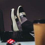 MENS EMBOSSED LOAFERS / WHITE BLACK PAISLEY