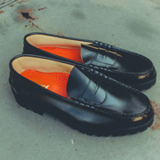 【8月29日（金）11:00~ AVIREX SHIBUYAにて先行発売開始】MENS TANK SOLE LOAFERS "ICON of FLIGHT" / BLACK NYLON EMBOSSED
