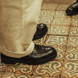 MENS NEW CLASSIC U-MOC LACE UP SHOES / BLACK CROCODILE